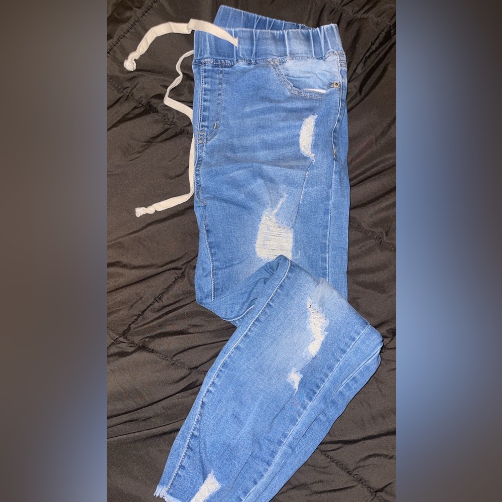 Distressed Stretchy Pull On Jeans